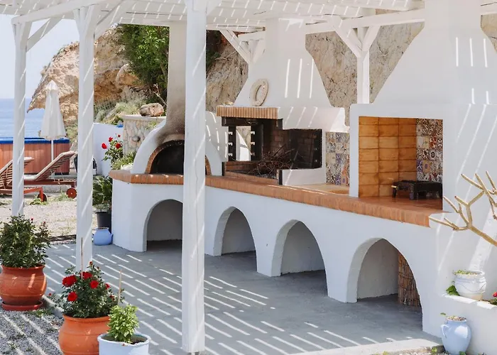 Anatoli Traditional بيت للعطل *