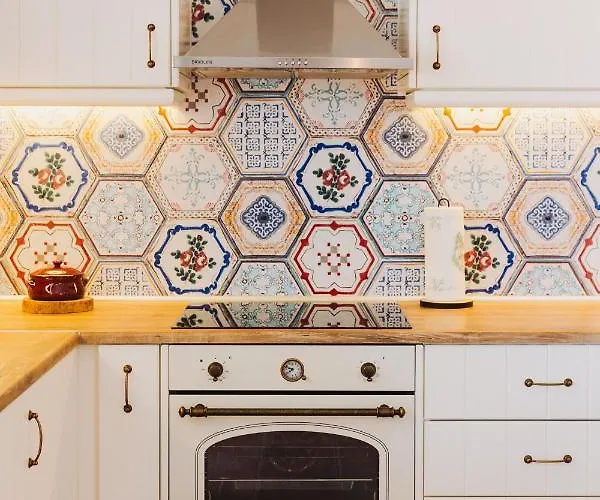 Anatoli Traditional * أرخانجلوس