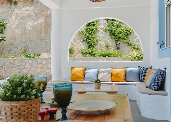 Anatoli Traditional * Archangelos (Rhodes)